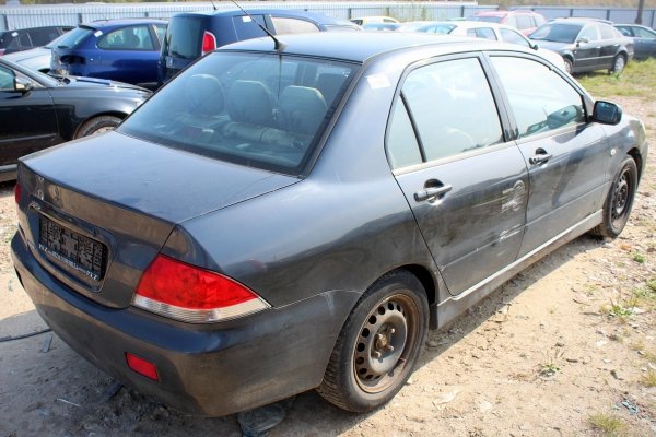 _Zderzak przód Mitsubishi Lancer CS0 2005 Sedan 