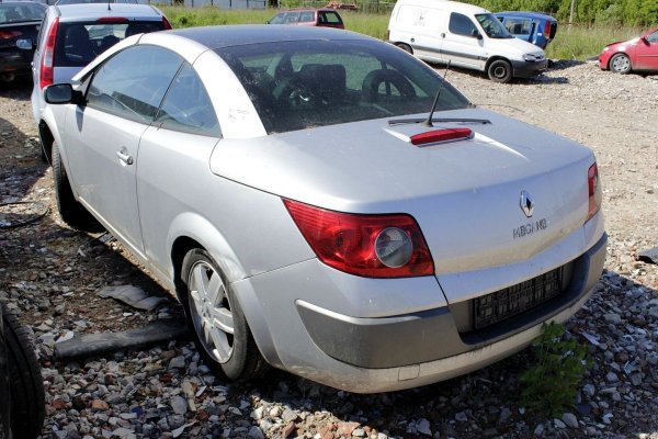 Zderzak tył Renault Megane CC 2004