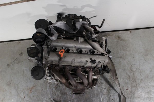 _Silnik VW Passat B6 2006 1.6FSI BLF
