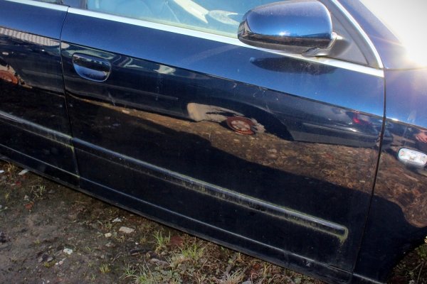 Drzwi przód prawe Audi A4 B7 2006 (kod lakieru: LZ5A)