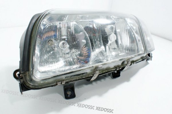 REFLEKTOR LEWY  LAMPA PRZEDNIA VOLVO S80 00 SEDAN