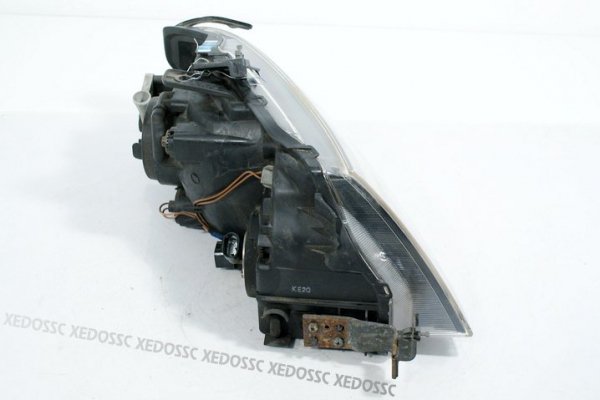 REFLEKTOR LEWY MITSUBISHI SPACE RUNNER 01 VAN