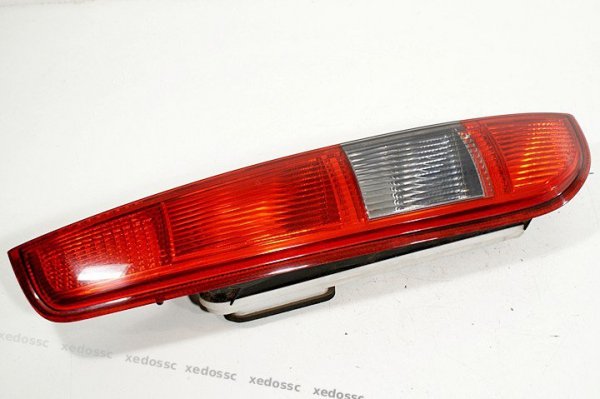 LAMPA TYLNA LEWA FORD FOCUS MK2 05 KOMBI 