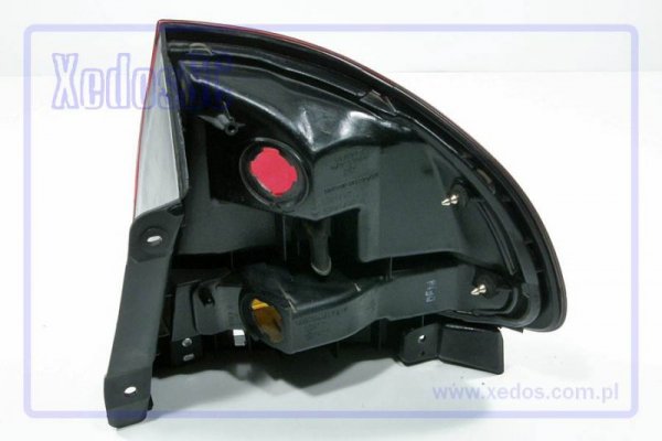 LAMPA TYLNA LEWA MAZDA 626 96 GE 5D STANLEY BRUTTO