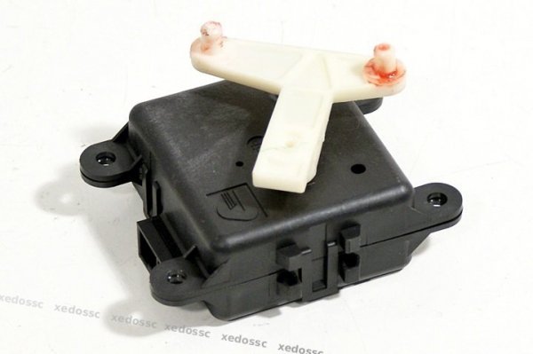 SILNICZEK REGULACJI NAWIEWU NISSAN ALMERA 04 1.5