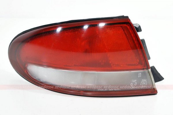 LAMPA TYLNA LEWA MAZDA XEDOS 6 96 SEDAN STANLEY