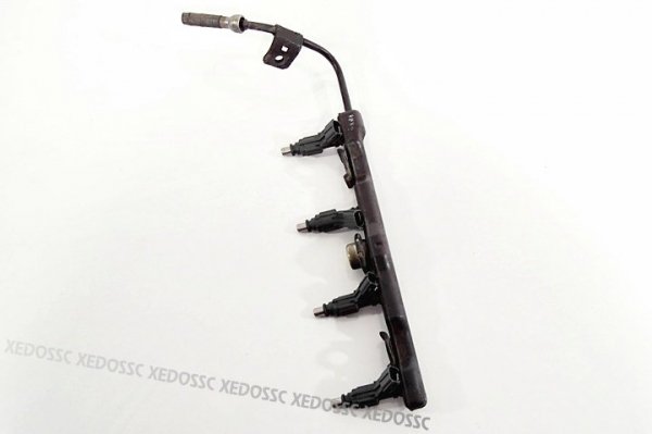 LISTWA WTRYSKOWA TOYOTA COROLLA 01 1.4 VVTI 4ZZ-FE