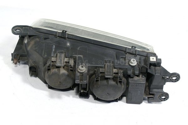REFLEKTOR PRAWY MAZDA 626 GF 97-00 BOSCH