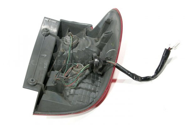 LAMPA TYLNA TYŁ LEWA MAZDA 626 GW 01 KOMBI STANLEY