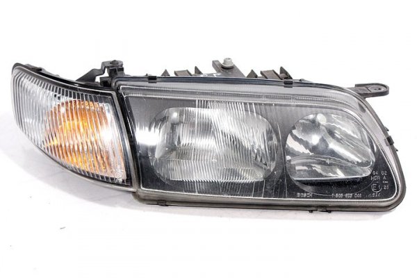 REFLEKTOR PRAWY MAZDA 626 GF 98 BOSCH