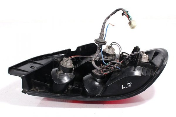 LAMPA TYLNA TYŁ LEWA KIA SEPHIA II 99 SEDAN SAMDO