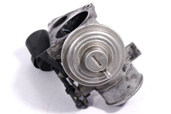 ZAWÓR EGR MERCEDES C-KLASA W202 98 2.2 CDI 611.960