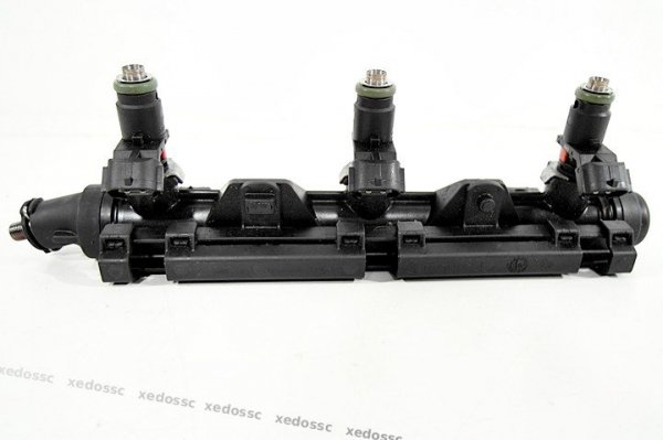 LISTWA WTRYSKOWA VW POLO 04 1.2 12V 03E133320A FV