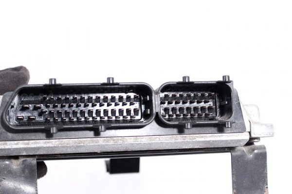 KOMPUTER STEROWNIK SILNIKA   VW GOLF IV 97 1.9