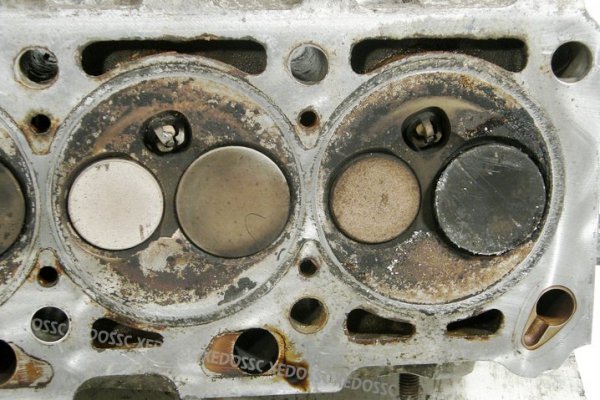 GŁOWICA VW GOLF III 1H1 94 1.4 ABD 030103373T