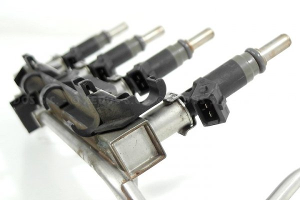 LISTWA WTRYSKOWA WTRYSK BMW 3 E90 2005 2.0 N46B20B