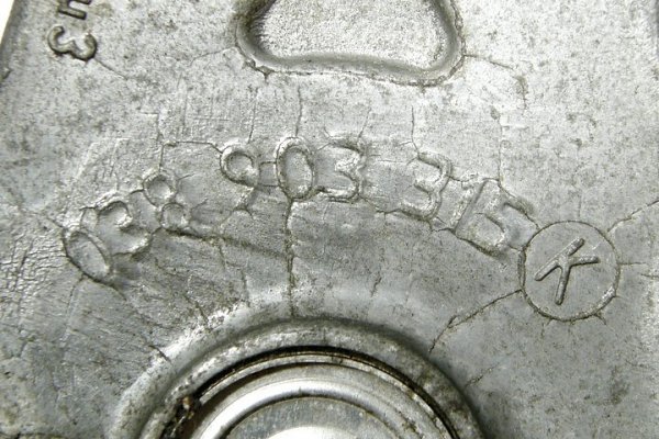 NAPINACZ PASKA AUDI A3 8L 98 1.9 TDI 038903315K