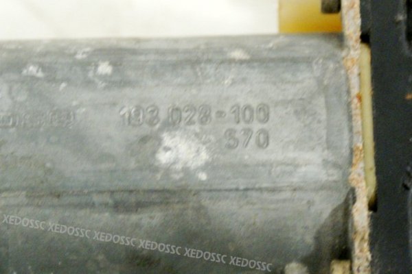 PODNOŚNIK SZYBY PRZÓD LEWY ELEKTR MERCEDES C-KLASA W202 1993-2000