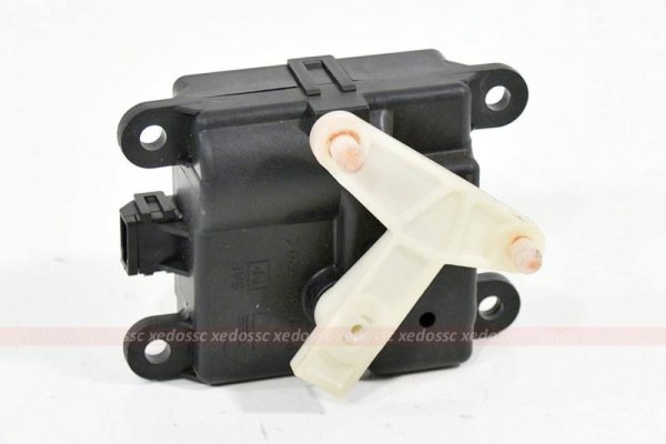 SILNICZEK REGULACJI NAWIEWU NISSAN ALMERA 02 N16