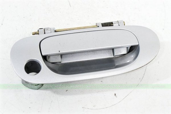 KLAMKA PRZEDNIA PRAWA MITSUBISHI CARISMA 97 5D FV