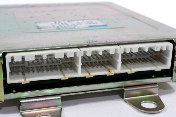 Komputer silnika Kia Joice 1999-2003 2.0 16V 39100-M3100