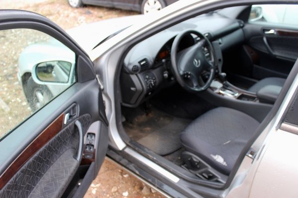 Mercedes C-klasa W203 2001 2.2CDI 611962 Sedan [B/C]