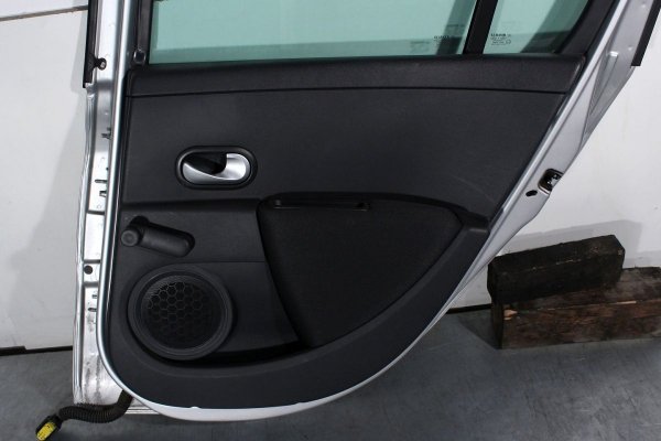 Drzwi tył prawe - Renault - Clio III - zdjęcie 11