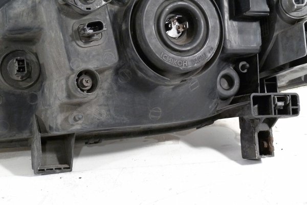 _Reflektor prawy Nissan X-Trail T30 2001-2007
