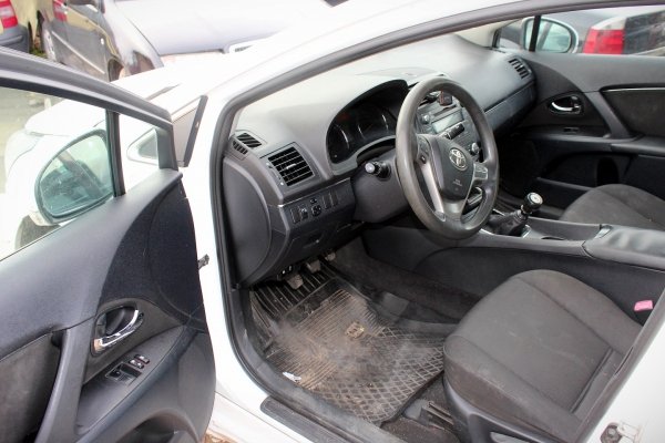 Zamek drzwi tył prawy Toyota Avensis T27 2009 Sedan