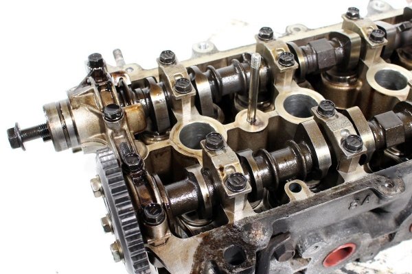Głowica Toyota Yaris XP10 1999-2005 1.0i 16V 1SZ-FE