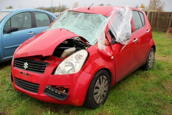Belka zawieszenia tył Suzuki Splash 2009 1.0i K10B Hatchback 5-drzwi