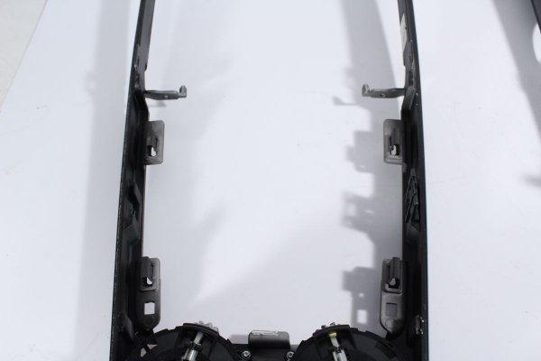 Tunel środkowy VW Phaeton GP3 2011