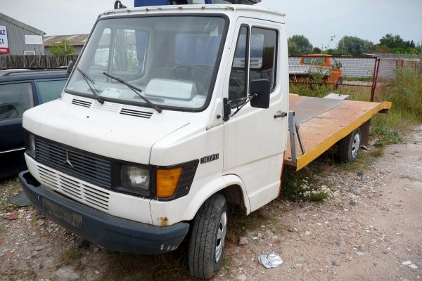 Wskaźnik paliwa Mercedes 307D 1985 2.4D 