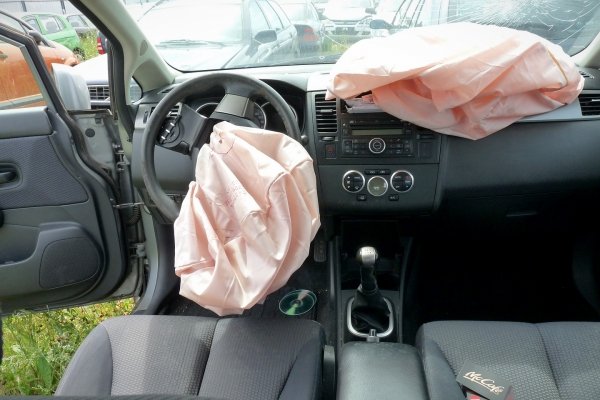 Fotel lewy kierowcy Nissan Tiida C11 2008 Hatchback 5-drzwi 