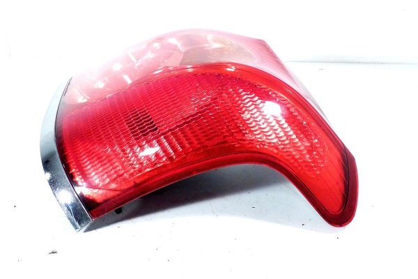 _Lampa tył prawa Toyota Avensis T25 2003-2006 Liftback