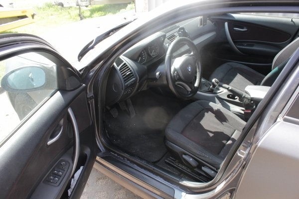 Drzwi przód lewe BMW 1 E81 2008 1.6i N43B16 Hatchback 5-drzwi