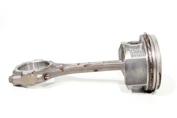 Tłok korbowód Honda Civic VIII 2005-2011 1.4i 16V  L13A7