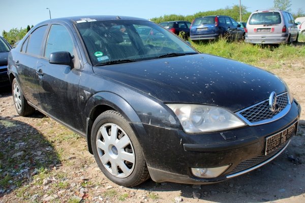 Ford Mondeo MK3 2003 2.5i V6 Sedan [B]