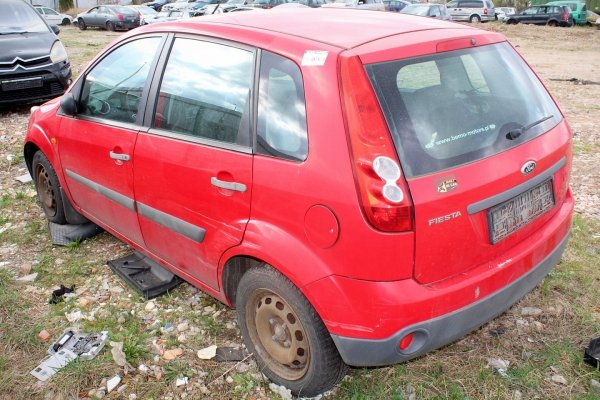 Pas Przód (z chłodnicami) Ford Fiesta MK6 Lift 2007 1.3i Hatchback 5-drzwi