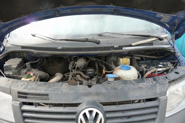 _Drzwi skrzydełkowe tył lewe VW Transporter T5 2004 Bus (kod lakieru: LL5M)