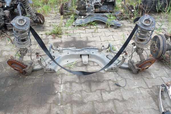 Zwrotnica przód prawa Nissan Note E11 LIFT 2011 (2009-2012) 1.6i HR16 Hatchback 5-drzwi 
