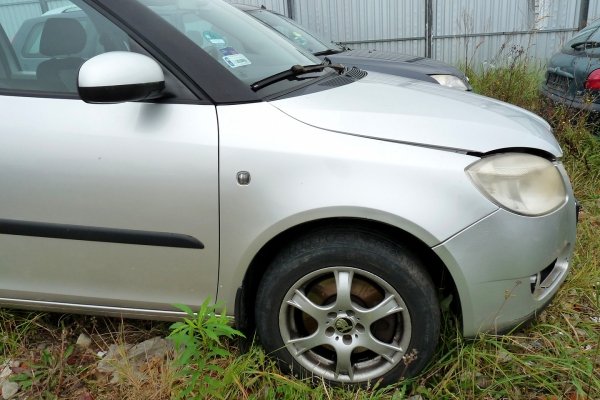 _Błotnik przód lewy Skoda Roomster 5J 2007 (2006-2010) (kod lakieru: LF7T)