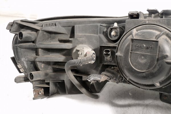 Reflektor lewy Volvo V70 2003 Kombi