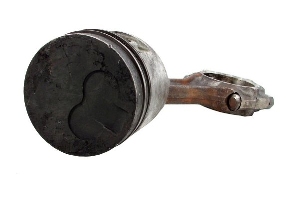 Tłok korbowód Mitsubishi L300 1986-1998 2.5D 4D65