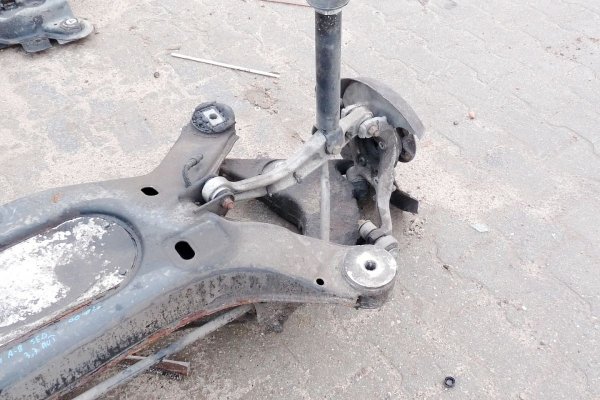 _Belka zawieszenie tylne Audi A8 D2 2000-2002 3.3TDi