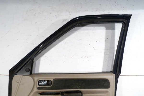 Drzwi przód prawe Nissan Terrano II 2003 (Kod lakieru: BW9)