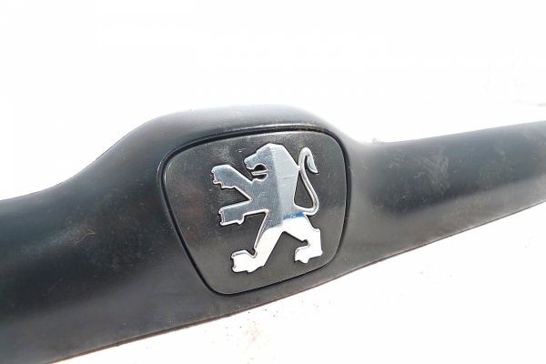 Listwa klapy bagażnika Peugeot 206 1998-2003