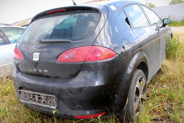 Błotnik przód prawy Seat Leon II 2007 1.9TDI BLS Hatchback 5-drzwi