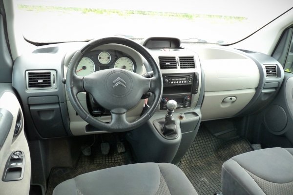 Belka zderzaka przód Citroen Jumpy II 2007 Bus