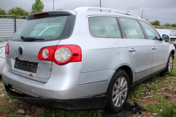 Drzwi tył lewe VW Passat B6 2005 2.0TDI BKP Kombi